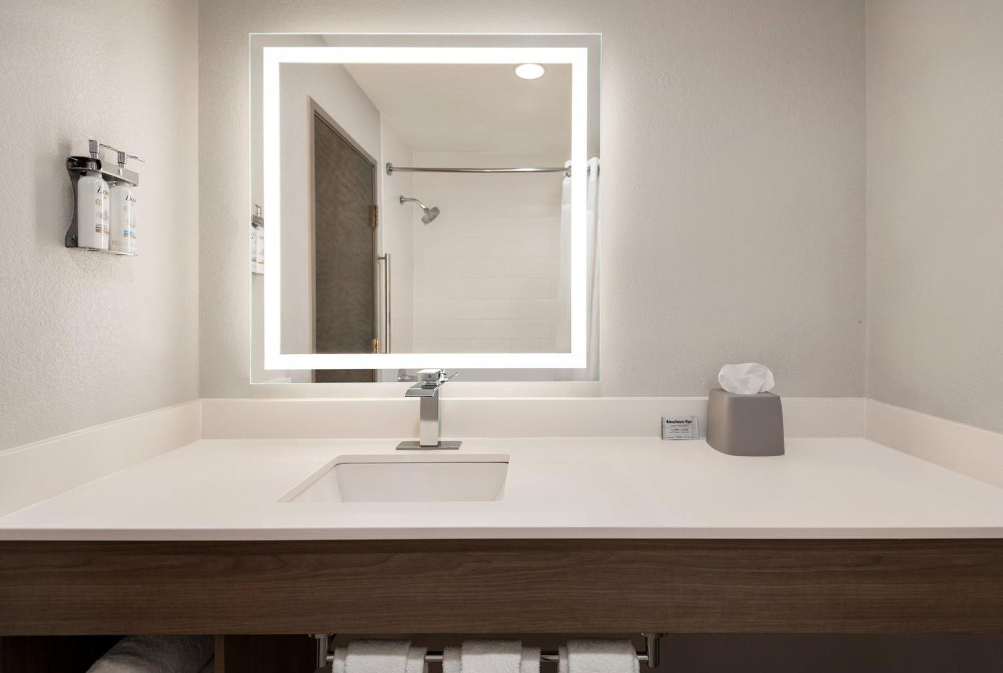 Holiday Inn Express Morgantown By Ihg Zewnętrze zdjęcie